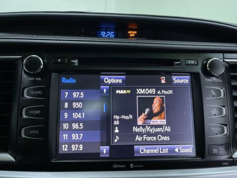 Used 2015 Toyota Highlander XLE image 21