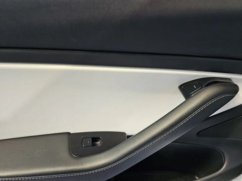 Used 2019 Tesla Model 3 Standard Range RWD image 11
