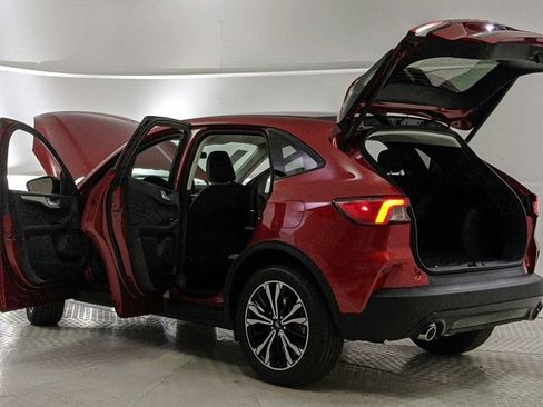 Used 2021 Ford Escape SE w/ SE Sport Appearance Package FWD image 11