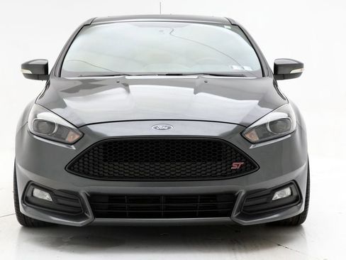 Used 2018 Ford Focus ST w/ Equipment Group 402A FWD image 5