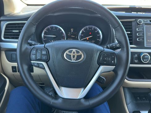 Used 2016 Toyota Highlander XLE image 33