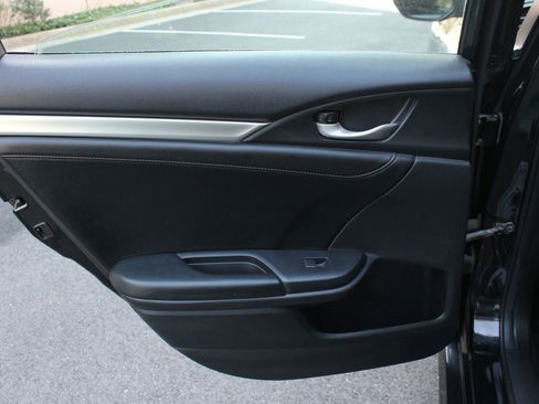 Used 2016 Honda Civic Touring image 19