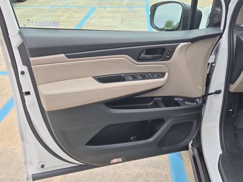 Used 2024 Honda Odyssey EX-L image 12