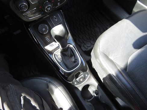 Used 2018 Jeep Compass Limited AWD/4WD image 23