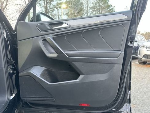 Certified 2023 Volkswagen Tiguan SE image 25