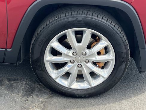 Used 2017 Jeep Cherokee Limited w/ Luxury Group image 30