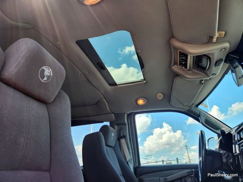 Used 2019 Chevrolet Express 2500 image 2