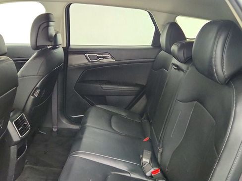 Used 2023 Kia Sportage EX AWD/4WD image 18