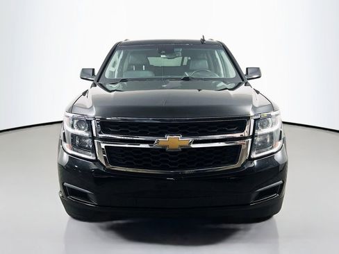 Used 2019 Chevrolet Suburban LT image 2
