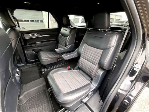 Used 2025 Ford Explorer ST-Line w/ Premium Package image 20