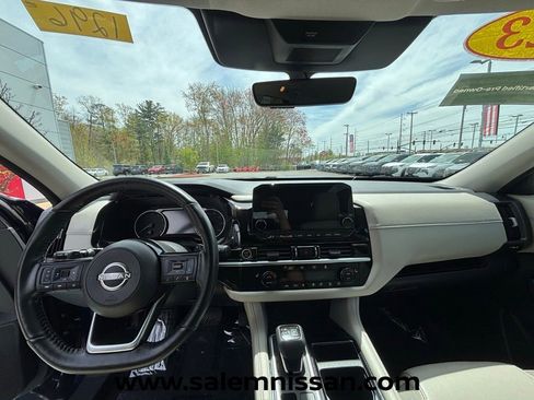 Used 2023 Nissan Pathfinder SL AWD/4WD image 5