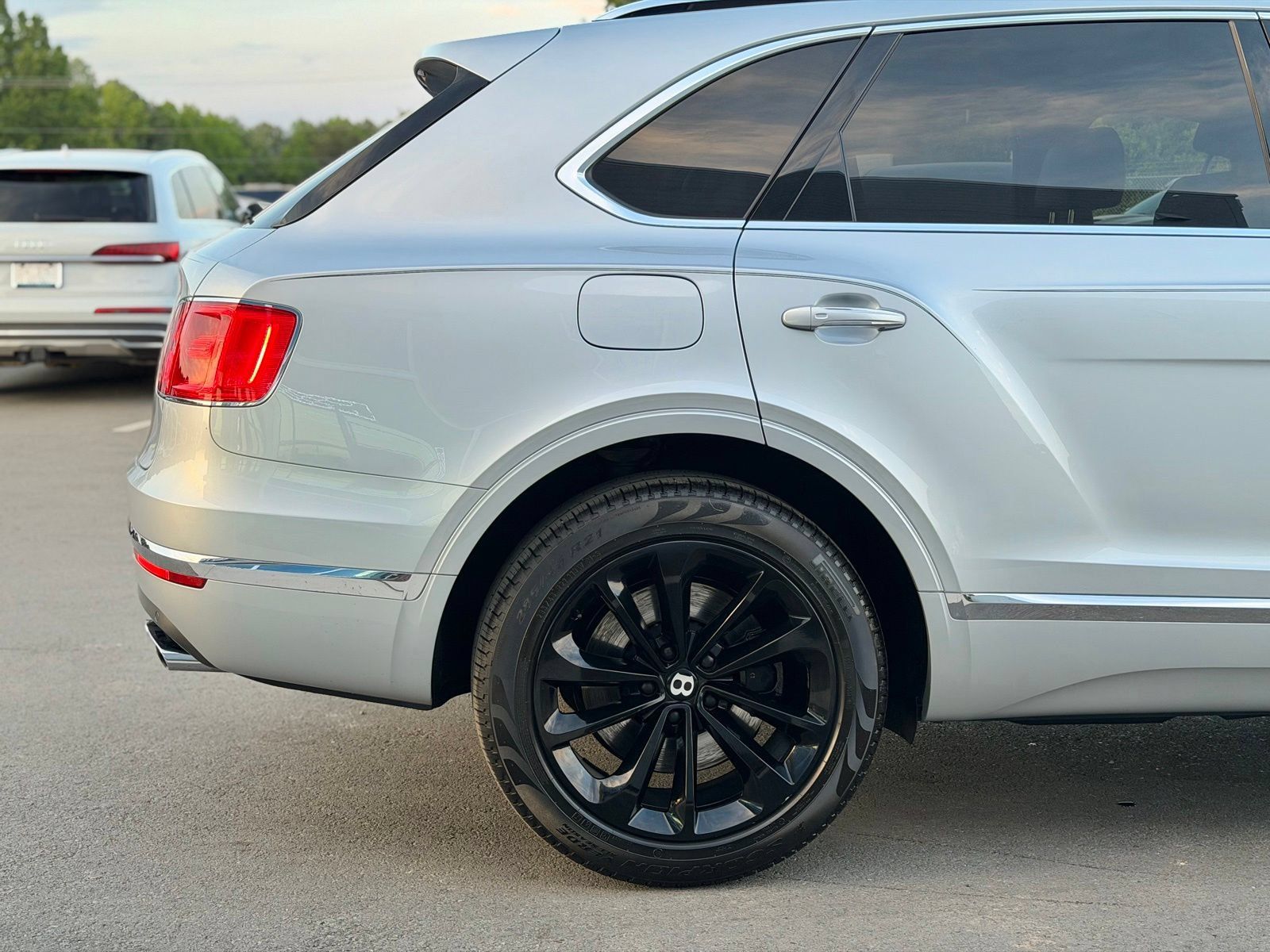 Used 2019 Bentley Bentayga AWD/4WD image 65
