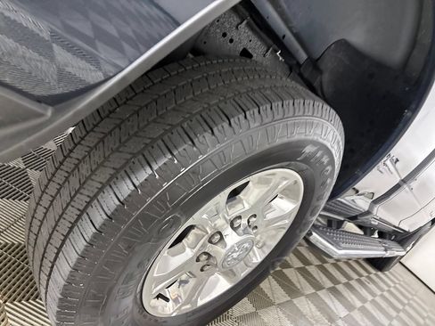 Used 2025 RAM 2500 Big Horn AWD/4WD image 35