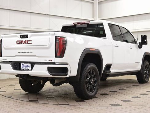 Used 2024 GMC Sierra 2500 AT4 w/ AT4 Premium Plus Package image 8