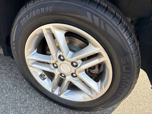 Used 2019 Hyundai Kona SE AWD/4WD image 9
