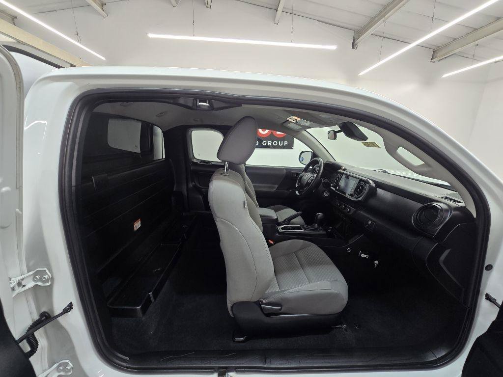 Used 2022 Toyota Tacoma SR RWD image 18