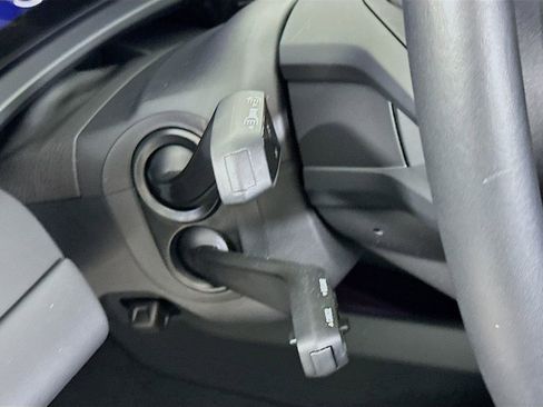 Certified 2025 Porsche Macan Electric image 11