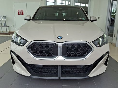 Used 2026 BMW X2 xDrive28i w/ Technology Package AWD/4WD image 2