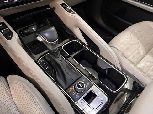 Used 2020 Kia Telluride SX w/ SX Prestige Package image 31