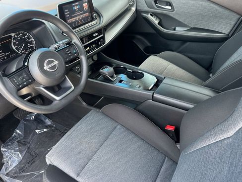 Used 2023 Nissan Rogue SV FWD image 9