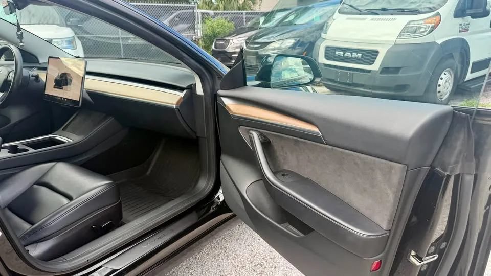 Used 2023 Tesla Model 3 Standard Range RWD image 11