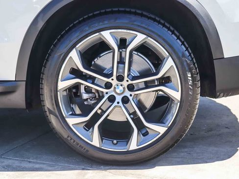 Used 2022 BMW X5 xDrive40i AWD/4WD image 8