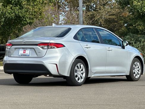 Used 2024 Toyota Corolla LE FWD image 4