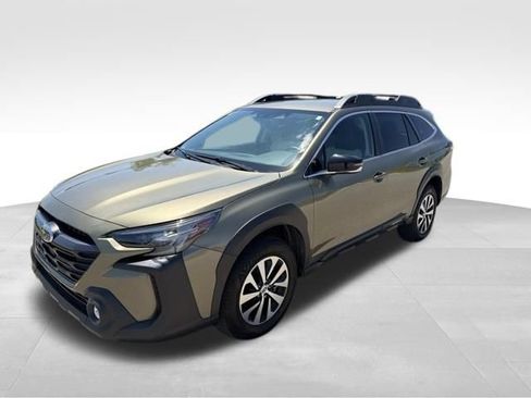 Certified 2025 Subaru Outback Premium AWD/4WD image 8