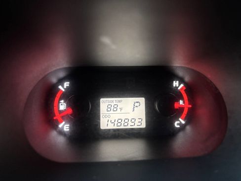 Used 2009 Pontiac Vibe AWD w/ Sun And Sound Package image 19