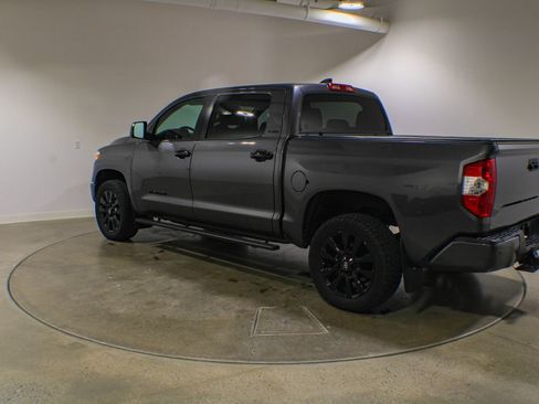 Used 2021 Toyota Tundra Limited w/ Limited Premium Package AWD/4WD image 3