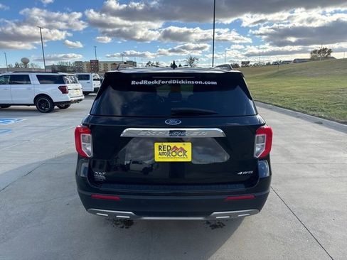 Used 2023 Ford Explorer XLT w/ Equipment Group 202A image 4
