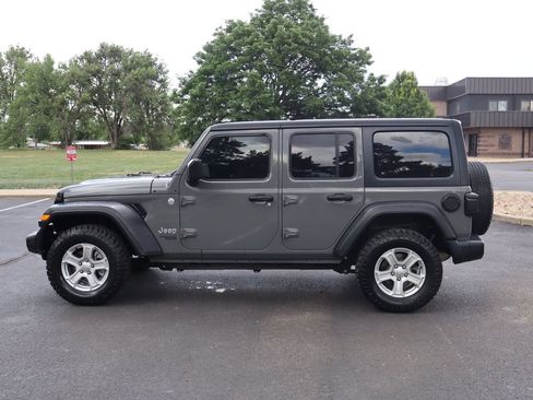 Used 2019 Jeep Wrangler Unlimited Sport S AWD/4WD image 9