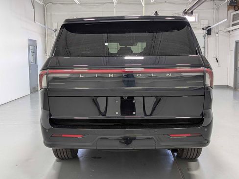 Certified 2025 Lincoln Navigator Reserve w/ Jet Appearance Package AWD/4WD image 9