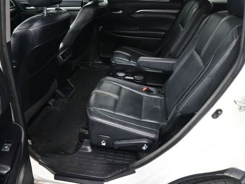 Used 2018 Toyota Highlander SE AWD/4WD image 82
