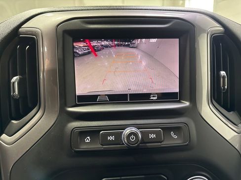 Used 2022 Chevrolet Silverado 1500 Custom AWD/4WD image 17