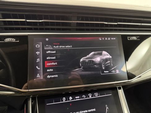 Used 2022 Audi Q8 Prestige AWD/4WD image 24