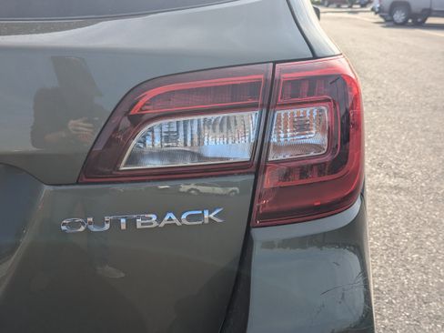 Used 2018 Subaru Outback 2.5i Premium AWD/4WD image 42