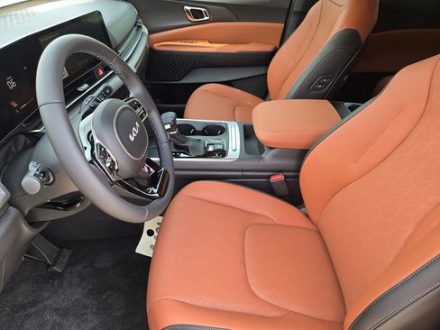 New 2026 Kia Carnival EX FWD image 9