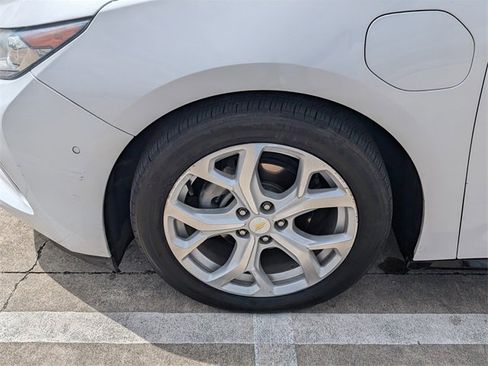 Used 2017 Chevrolet Volt Premier w/ Driver Confidence II Package image 9