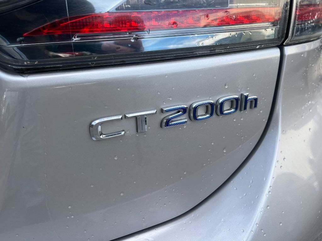Used 2011 Lexus CT 200h Premium w/ Premium Audio Pkg FWD image 8