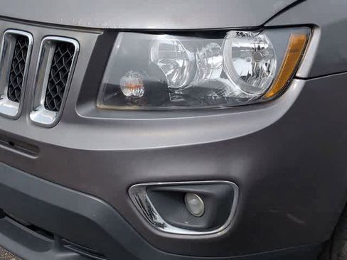 Used 2017 Jeep Compass Latitude AWD/4WD image 11