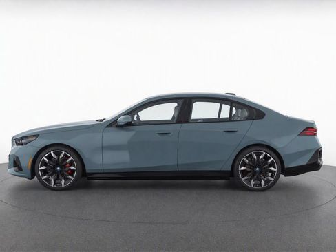 Used 2024 BMW i5 eDrive40i w/ M Sport Package RWD image 6