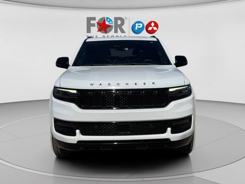 Used 2023 Jeep Wagoneer 2WD image 8