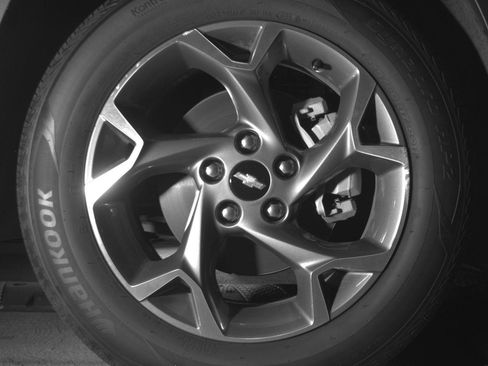 Used 2025 Chevrolet Trax LT FWD image 13