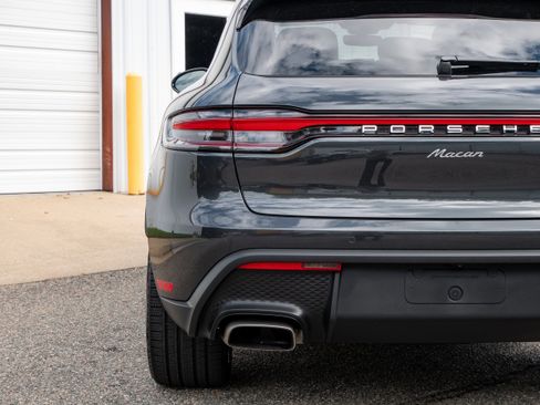 Used 2024 Porsche Macan image 14