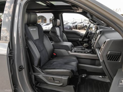 Used 2020 Ford F150 Raptor w/ Equipment Group 802A Luxury image 43