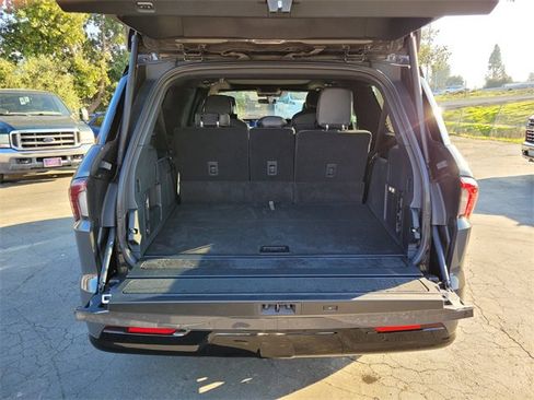 New 2025 Lincoln Navigator L Black Label image 17