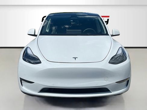 Used 2022 Tesla Model Y Long Range AWD/4WD image 2