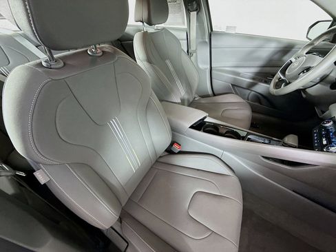 Used 2025 Hyundai Elantra SEL FWD image 33
