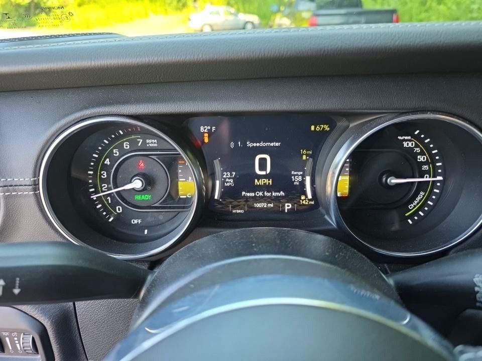 Used 2022 Jeep Wrangler Unlimited Sahara w/ Cold Weather Group AWD/4WD image 13